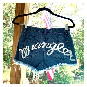 “Wrangler” denim shorts